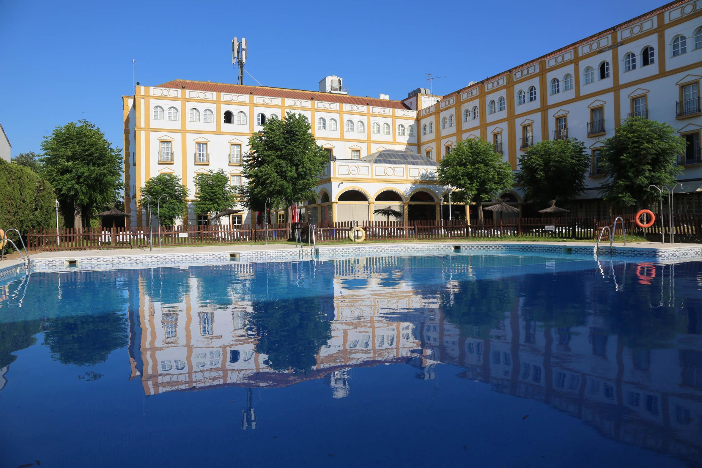 Exe Gran Hotel Solucar Sanlucar la Mayor Luaran gambar