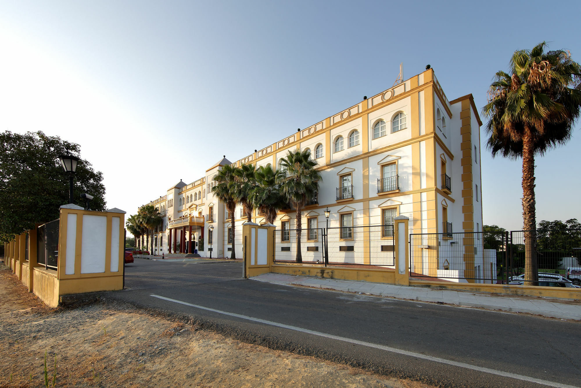 Exe Gran Hotel Solucar Sanlucar la Mayor Luaran gambar